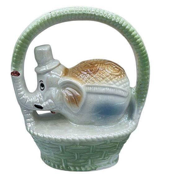 Vintage Mid Century Lusterware. Elephant in a basket. - Picture 1 of 6